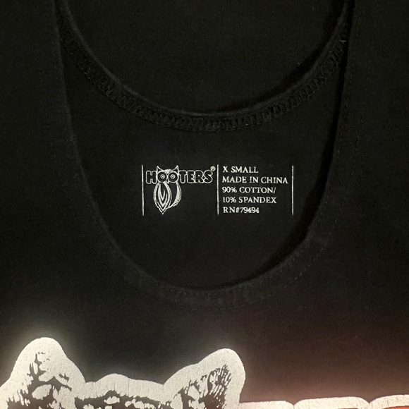 Authentic Hooters black tank top size XS - Picture 6 of 7